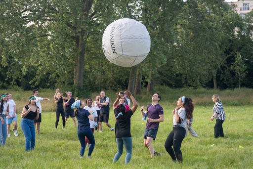 Kin ball
